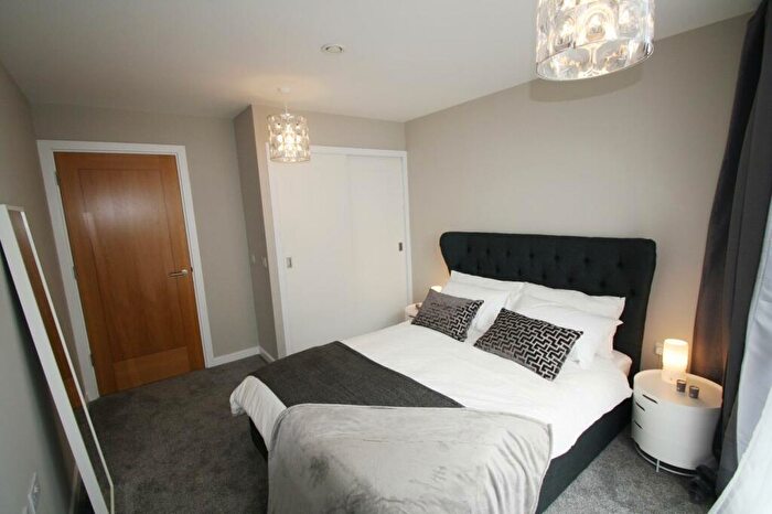 1 Bedroom Flat To Rent In Wharf Approach, Leeds, West Yorkshire, LS1