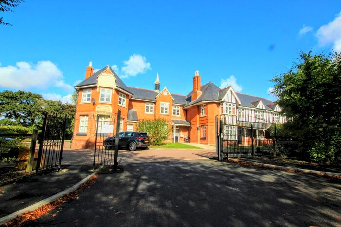 2 Bedroom Flat For Sale In Cedar Court, Knowsley Village, L34