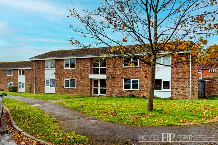 2 Bedroom Flat To Rent In Gardeners Close, Warnham, Horsham RH12