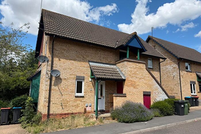 2 Bedroom Flat For Sale In Townsend Grove, New Bradwell, Milton Keynes, Buckinghamshire, MK13