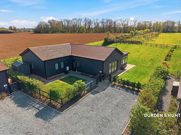 4 Bedroom Bungalow For Sale In Solid Lane, Doddinghurst, CM15