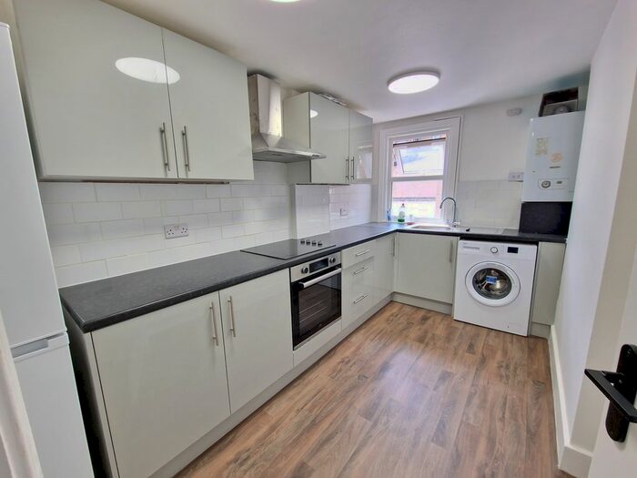 2 Bedroom Flat To Rent In Lower Clapton Road, London, E5