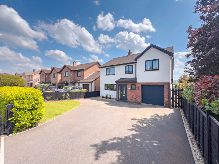 4 Bedroom Detached House For Sale In Hensons Drive, Westleigh, Tiverton, EX16