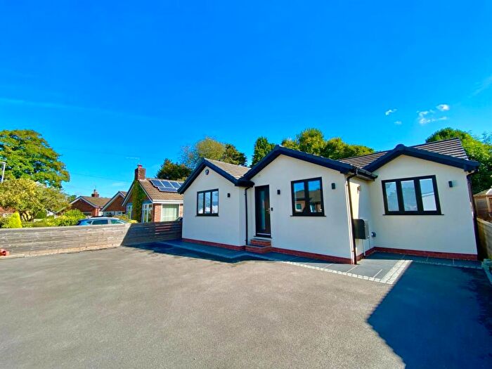 4 Bedroom Detached Bungalow For Sale In Bollinbarn, Macclesfield, SK10