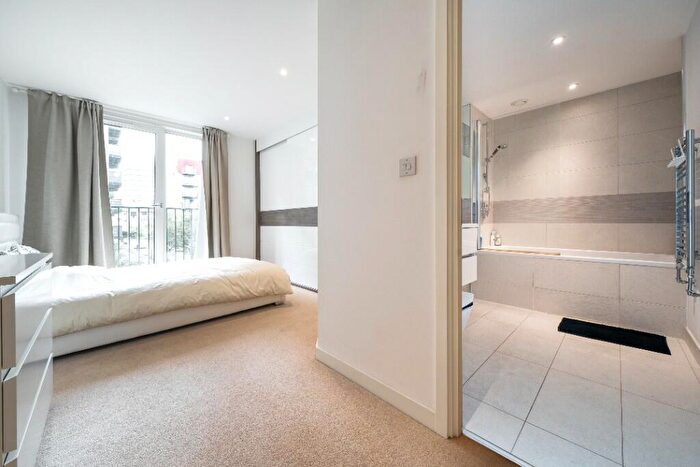 2 Bedroom Apartment To Rent In Whiting Way, London, SE16
