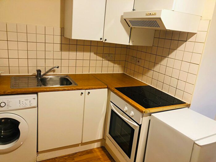 Studio To Rent In Queensborough Terrace, Bayswater, W2