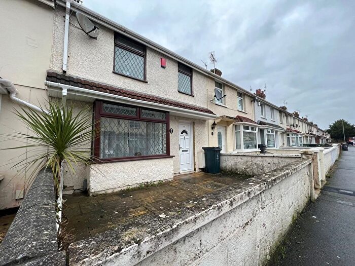 2 Bedroom Terraced House To Rent In Ferndale Road, Swindon, SN2