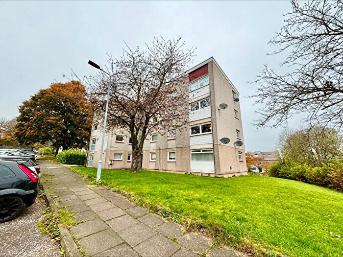 2 Bedroom Flat To Rent In Mowbray, Calderwood, East Kilbride, G74