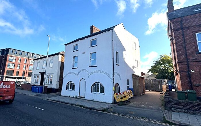 Flat For Sale In London Road, Northamptonshire, NN16