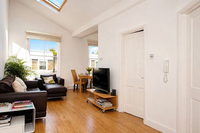 2 Bedroom Flat To Rent In Westbourne Park Road, London, W11