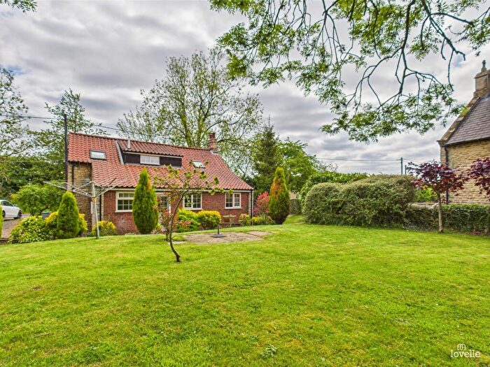 2 Bedroom Cottage For Sale In West Beck Lane, Gainsborough, DN21