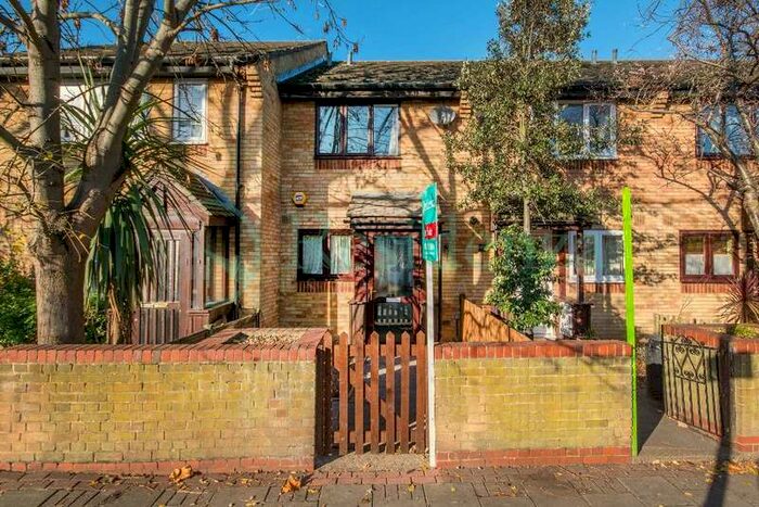 2 Bedroom Detached House To Rent In Rectory Lane, Tooting, SW17
