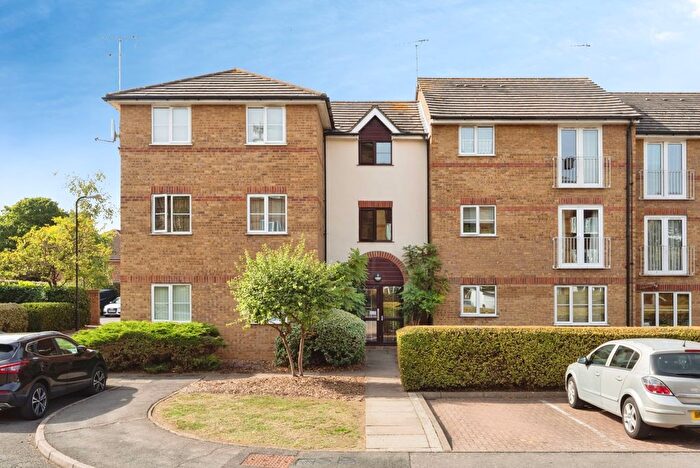1 Bedroom Flat For Sale In Thurlow Close, Chingford, E4