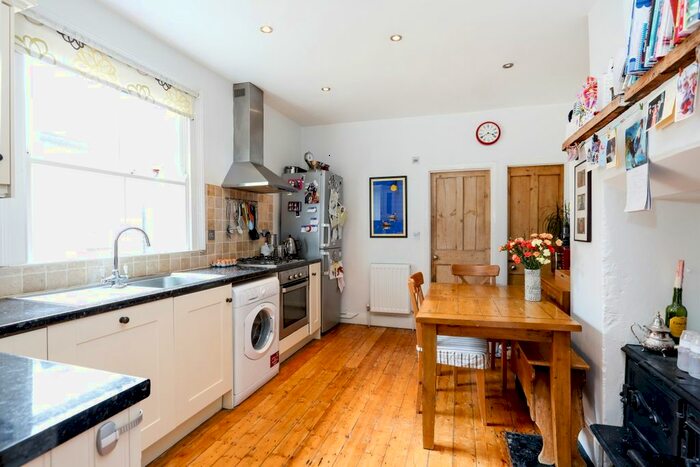 3 Bedroom Maisonette To Rent In Penwith Road, London, SW18