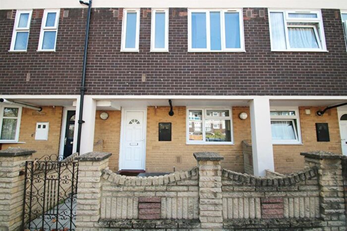 3 Bedroom Maisonette To Rent In Whitton Walk, Addlington Road, Bow, E3
