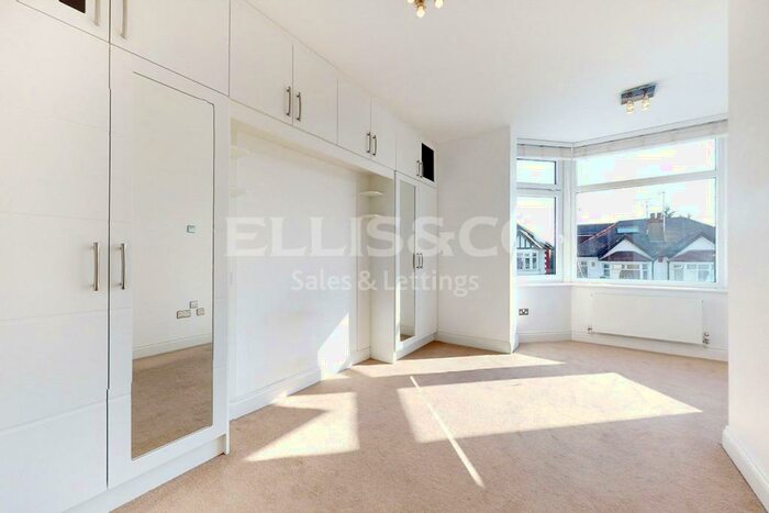 3 Bedroom Semi-Detached House To Rent In Limes Avenue, London, NW11