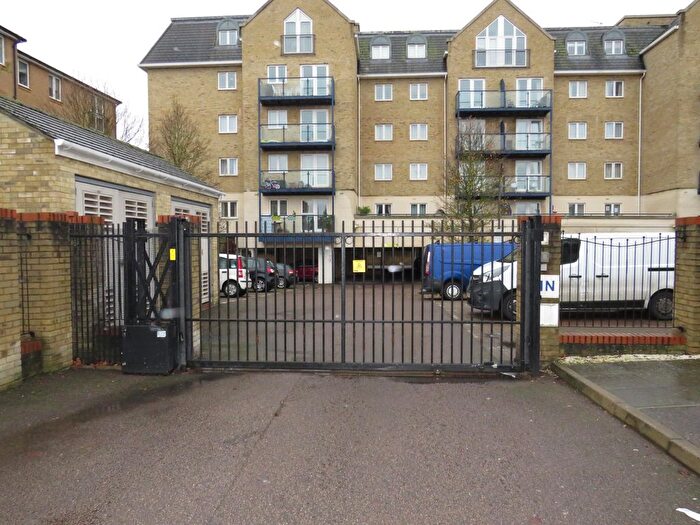 2 Bedroom Flat To Rent In Taverners Way, Hoddesdon, EN11