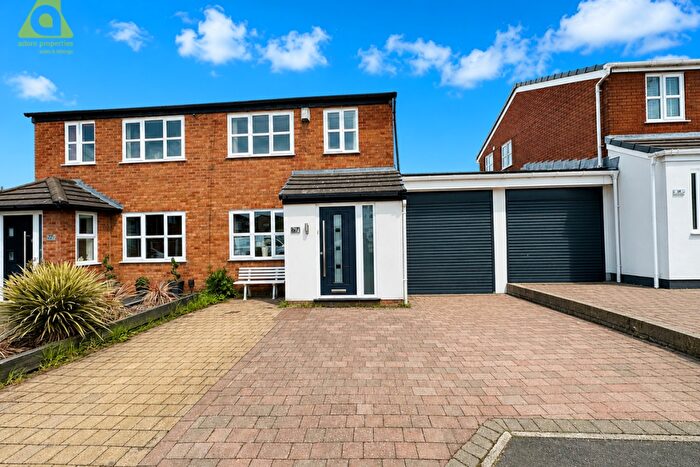 3 Bedroom Semi-Detached House For Sale In Old Vicarage, Westhoughton, BL5