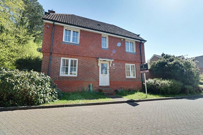3 Bedroom Detached House To Rent In Newlyn Close, Orpington, BR6
