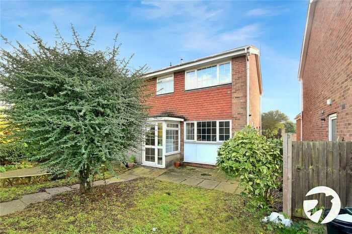 3 Bedroom Semi-Detached House To Rent In Heath Lane, Dartford, Kent, DA1