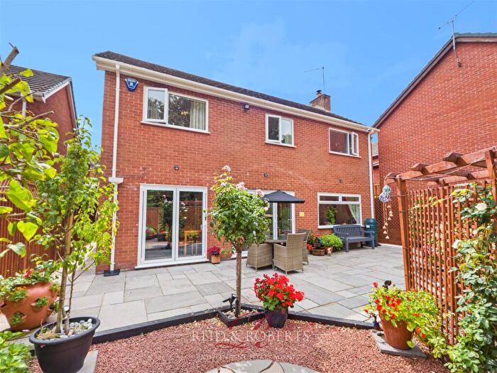 4 Bedroom Detached House For Sale In Ffordd Mailyn, Wrexham, LL13