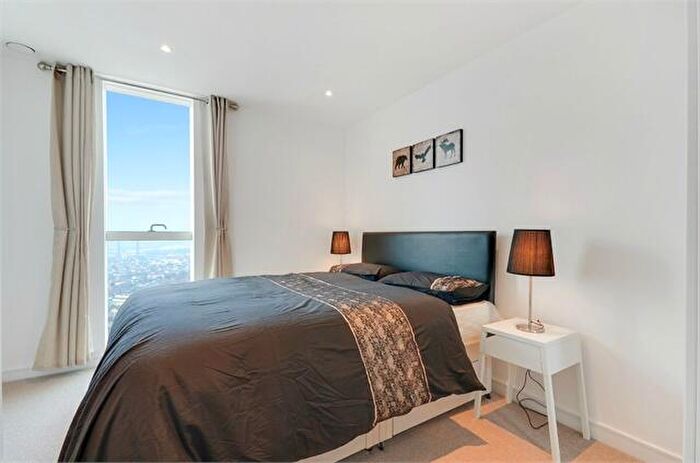 2 Bedroom Apartment To Rent In Pinnacle Apartments, Saffron Central Square, Croydon, CR0