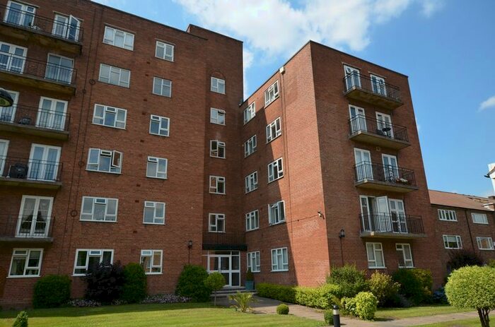 1 Bedroom Flat To Rent In Phoenix Court, West Drive, Edgbaston, B5