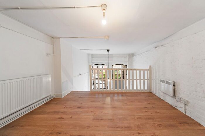 1 Bedroom Flat To Rent In Tudor Road (), South Hackney, London, E9