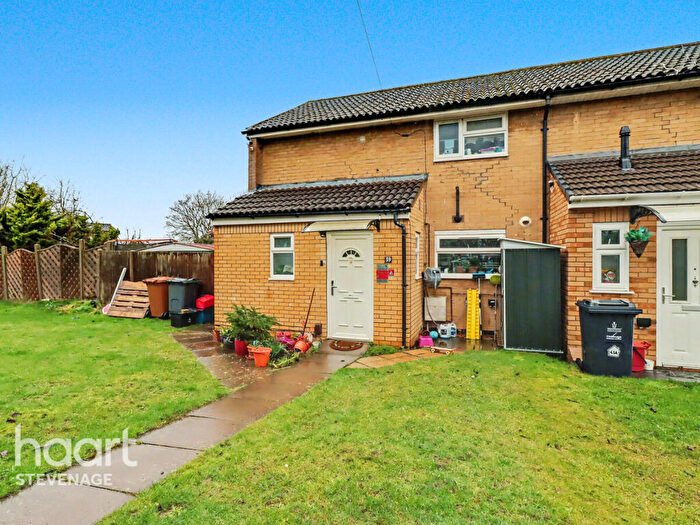 2 Bedroom End Of Terrace House For Sale In Linkways, Stevenage, SG1