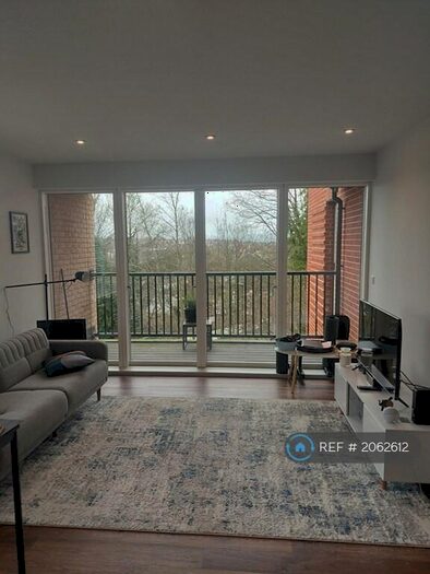 2 Bedroom Flat To Rent In Higher Drive, Purley, CR8