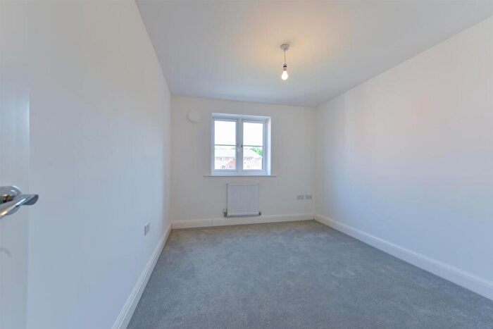2 Bedroom Flat For Sale In Danes Court, Station Road, Aylesford, ME20