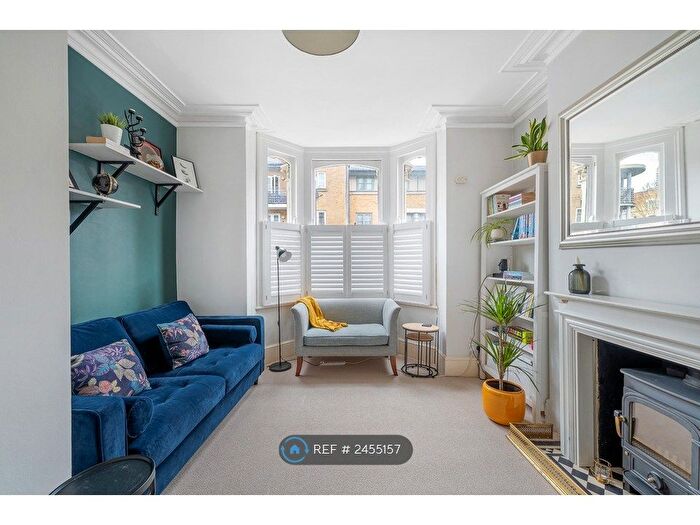 1 Bedroom Flat To Rent In Ground Floor, Kennington, SE17