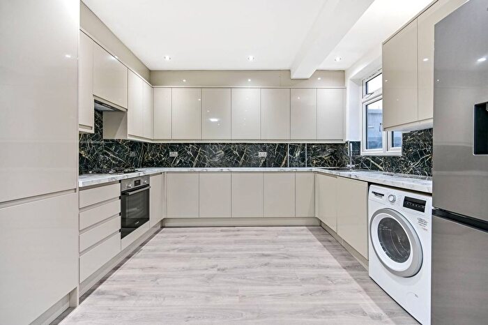 4 Bedroom Semi Detached House To Rent In Spencer Road, Isleworth, TW7