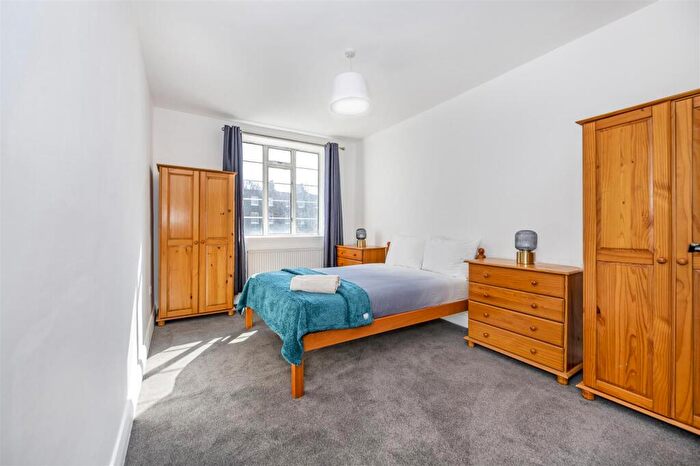 2 Bedroom Flat For Sale In Angel House, N1 - Photo 8