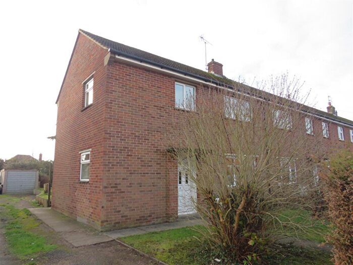 3 Bedroom End Of Terrace House For Sale In Cromwell Road, Devizes, SN10