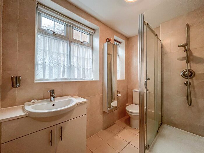 3 Bedroom Detached Bungalow For Sale In Woodland Avenue, Hutton, Brentwood, CM13