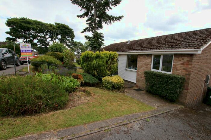 3 Bedroom Detached Bungalow For Sale In Sandringham Close Thurlstone, S36