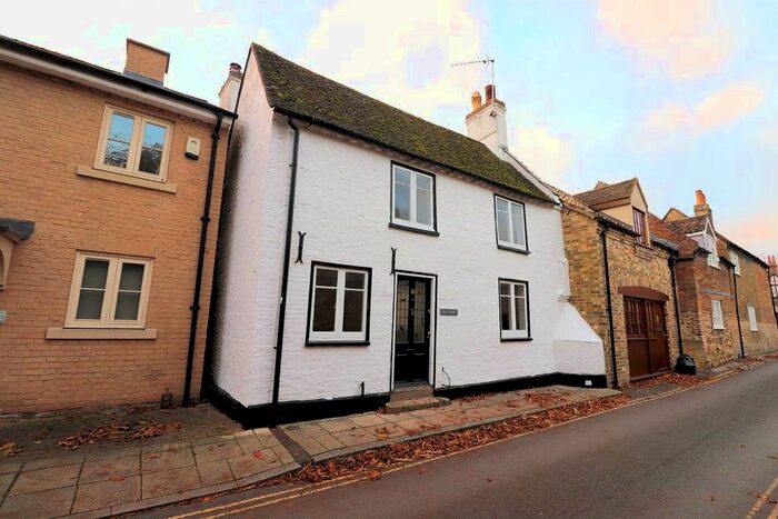 3 Bedroom Terraced House To Rent In Church Lane, Ely, CB7