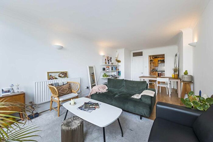 2 Bedroom Apartment To Rent In Bath Street, London, EC1V