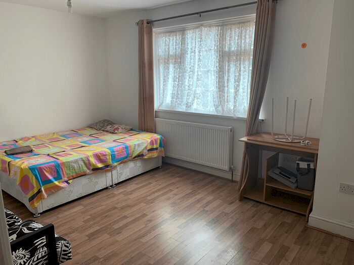 Studio To Rent In Greatfields Road, Barking, IG11