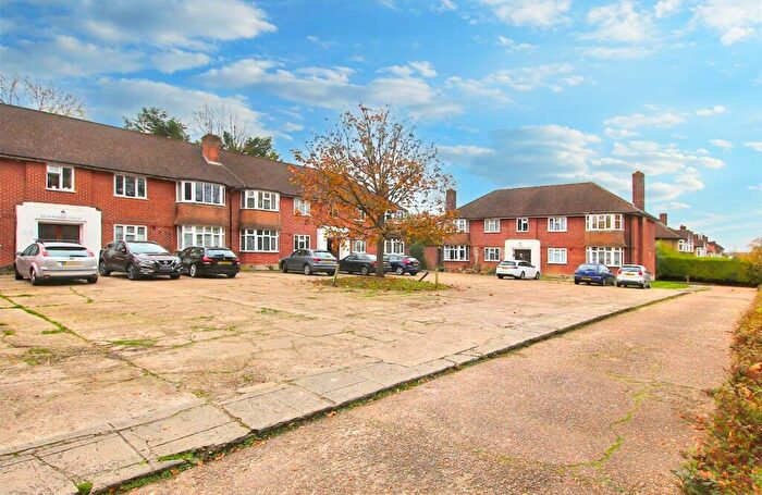2 Bedroom Flat For Sale In Devonshire Court, Shirley, CR0