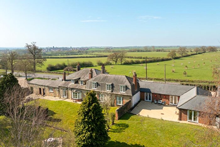 8 Bedroom Detached House For Sale In Long Crendon Road, Thame, Buckinghamshire, OX9