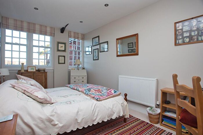 2 Bedroom Flat For Sale In Eversley Park, Folkestone, CT20