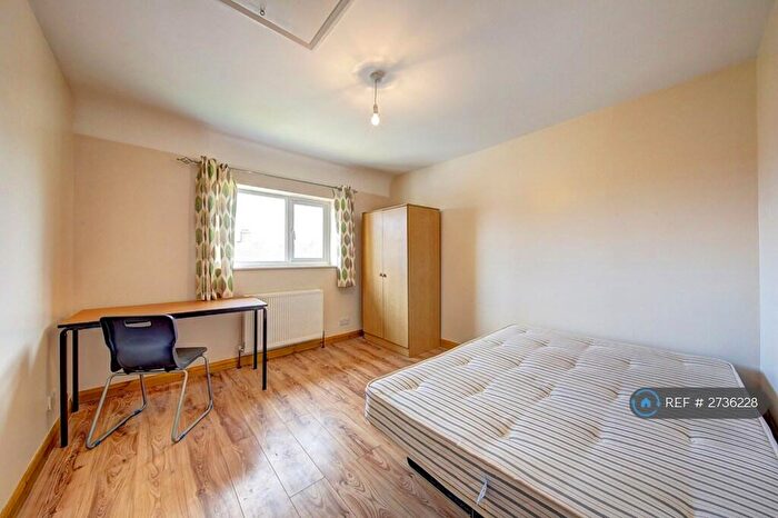 6 Bedroom End Of Terrace House To Rent In Addison Gardens, Kingston Upon Thames, KT5