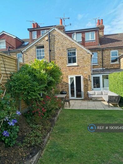 3 Bedroom Terraced House To Rent In Sunnyside, Godstone, RH9