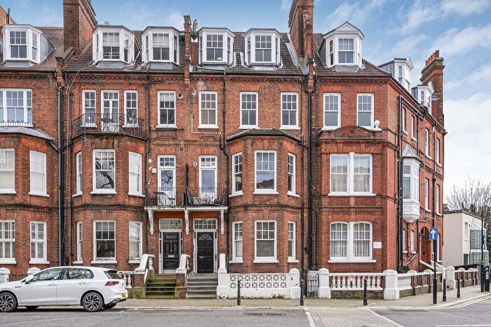 1 Bedroom Flat To Rent In Addison Gardens, London, W14