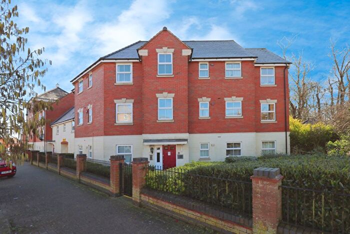 2 Bedroom Flat For Sale In Stonechat Road, Rugby, CV23