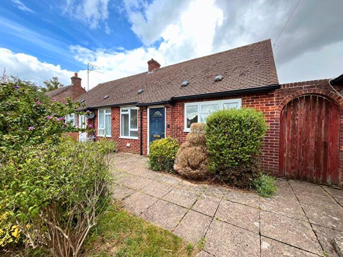 1 Bedroom Bungalow For Sale In Kingsley Close, Newbury, RG14