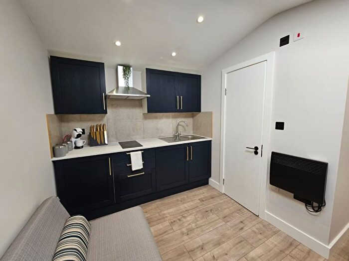 1 Bedroom Flat To Rent In Eastville Avenue, London, NW11