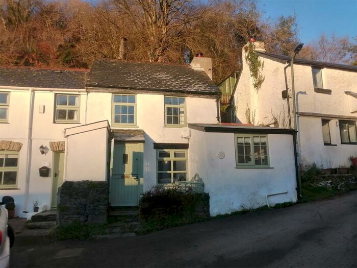 1 Bedroom Semi-Detached House For Sale In Yelverton, Devon, PL20